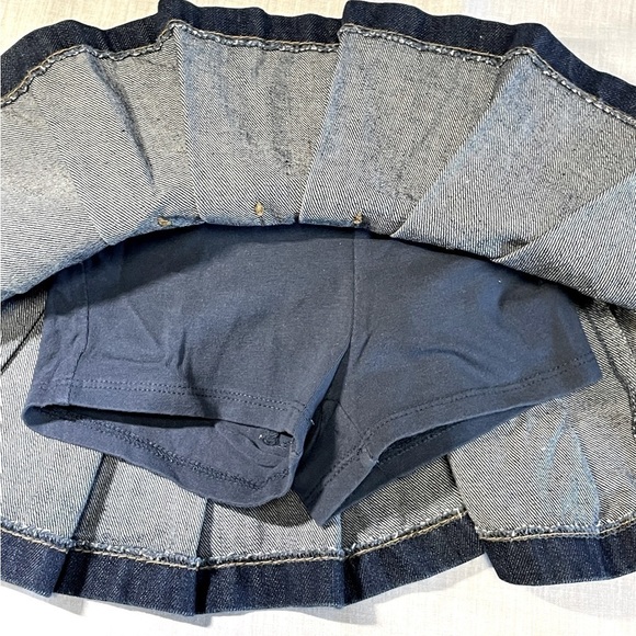 CHILDREN’S Place denim pleated skirt. Size 3T. - Picture 2 of 5
